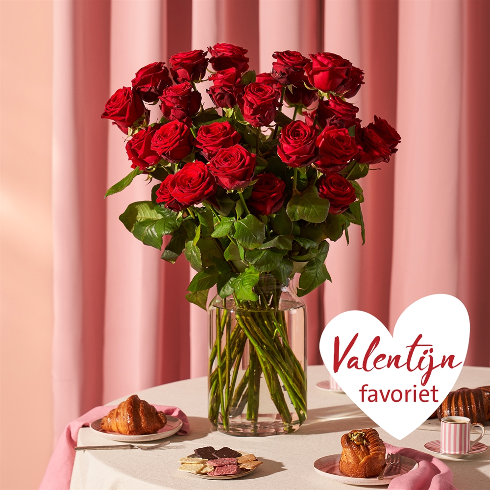 Luxe rode rozen boeket